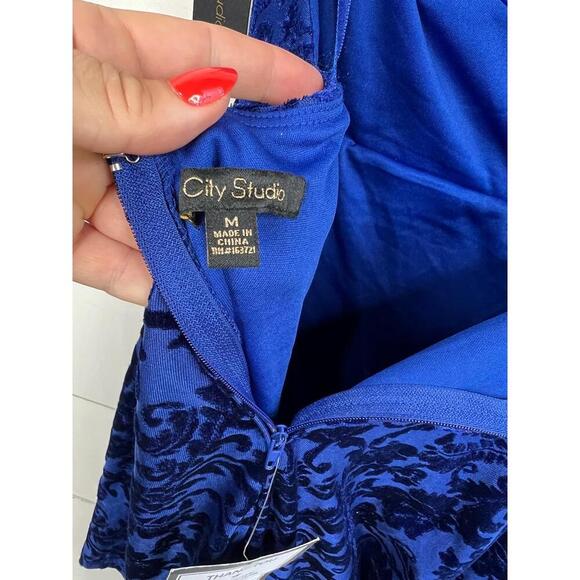 City Studio Blue Velvet Open Back VNeck Sleeveless Dress Size M New with Flaw - Picture 11 of 13